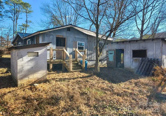 3rd image of 28 Pearl St, Black Mountain, NC 28711 | MLS# 4328633