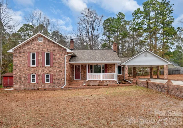 Single family home for sale at 304 West St, Kershaw, SC 29067 | MLS# 4328662