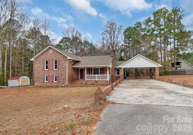 Photo 2 of Single family home for sale at 304 West St, Kershaw, SC 29067 | MLS# 4328662 | Listing updated on 2026-10-03
