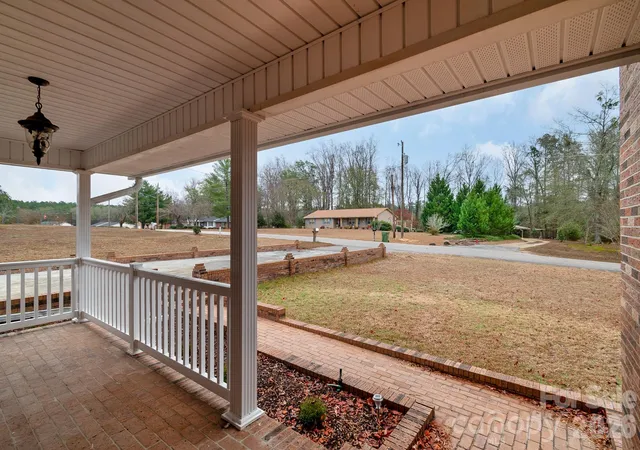 Photo 4 of Single family home for sale at 304 West St, Kershaw, SC 29067 | MLS# 4328662 | Listing updated on 2026-10-03
