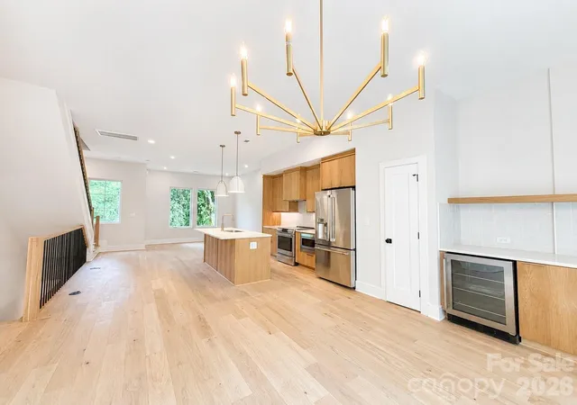 Photo 4 of Townhouse for sale at 610 E 16th Street, Charlotte, NC 28206 | MLS# 4328794 | Listing updated on 2026-07-29