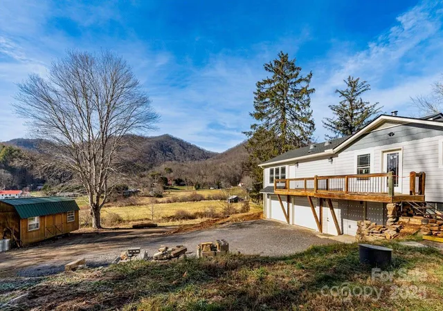 Photo 3 of Single family home for sale at 2888 Beaverdam Rd, Canton, NC 28716 | MLS# 4328967 | Listing updated on 2026-09-25
