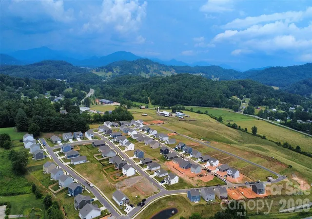 Homes for sale in Waynesville, NC | 111 Ridgehaven Dr, Waynesville, NC 28786 | MLS# 4329129