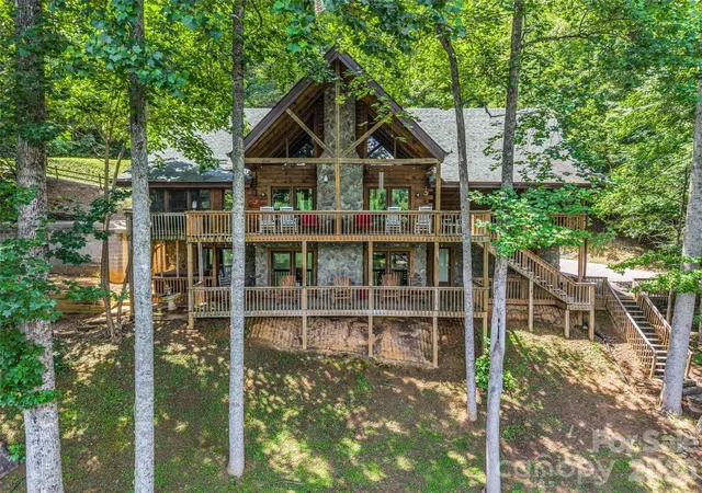 4th image of 446 Rainbow Cir, Lake Lure, NC 28746 | MLS# 4329163