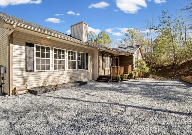 4th image of 137 Weaver Ct, Lake Lure, NC 28746 | MLS# 4329197
