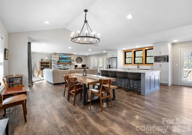 5th image of 137 Weaver Ct, Lake Lure, NC 28746 | MLS# 4329197