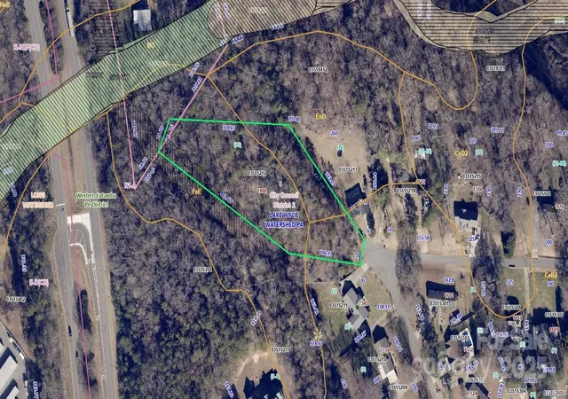2nd image of 1800 Plumcrest Dr, Charlotte, NC 28216 | MLS# 4329385