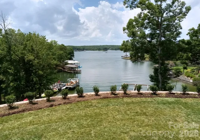 4th image of 18304 Rosapenny Rd, Charlotte, NC 28278 | MLS# 4329867