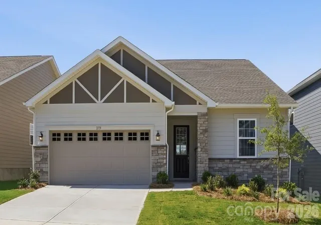 Photo 2 of Sale Pending at 2719 Westmont Dr, Gastonia, NC 28052 | MLS# 4330310 | Listing updated on 2026-10-01