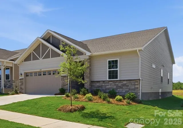 Photo 3 of Sale Pending at 2719 Westmont Dr, Gastonia, NC 28052 | MLS# 4330310 | Listing updated on 2026-10-01