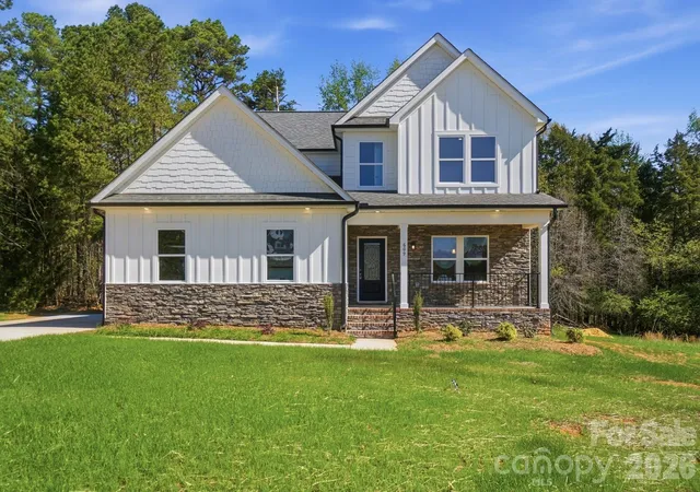 Photo 1 of Single family home for sale at 609 Muirfield Dr, Albemarle, NC 28001 | MLS# 4330489 | Listing updated on 2026-09-04
