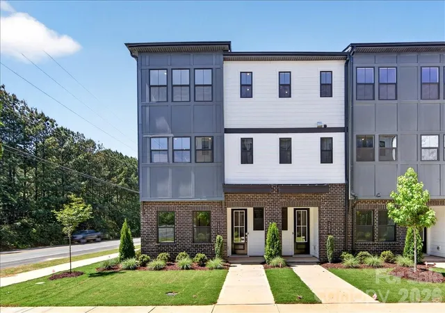 3rd image of 12023 Elsa Ln, Charlotte, NC 28277 | MLS# 4330507