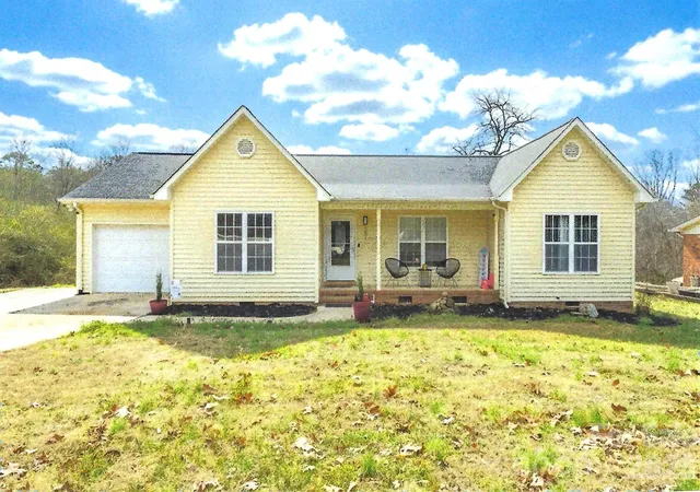 Photo 1 of Single family home for sale at 151 Monte Vista Rd, Statesville, NC 28625 | MLS# 4330546 | Listing updated on 2026-08-04