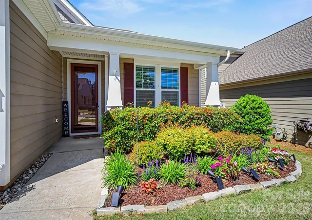 Homes for sale in Charlotte, NC | 8407 Festival Way, Charlotte, NC 28215 | MLS# 4330612
