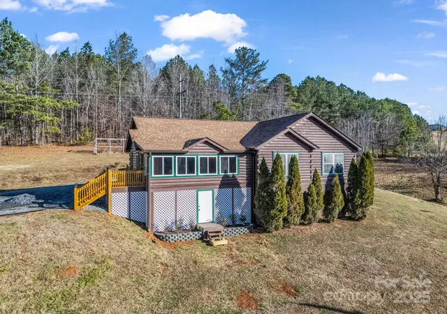Photo 3 of Single family home for sale at 526 River Rd, Rutherfordton, NC 28139 | MLS# 4330854 | Listing updated on 2026-09-19