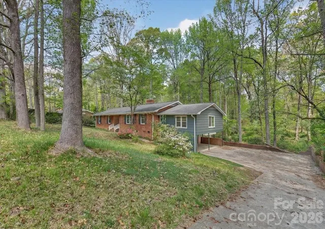 Photo 3 of Single family home for sale at 962 Sherwood Cir, Lancaster, SC 29720 | MLS# 4330888 | Listing updated on 2026-10-03