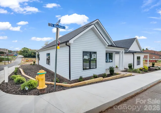 Photo 3 of Single family home for sale at 174 N Mitchell St, Rutherfordton, NC 28139 | MLS# 4331139 | Listing updated on 2026-10-07
