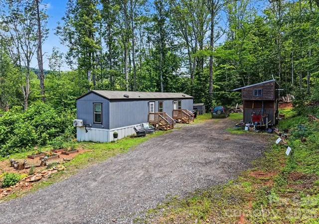 41st image of 2828 E Pine St, Mount Airy, NC 27030 | MLS# 4331488
