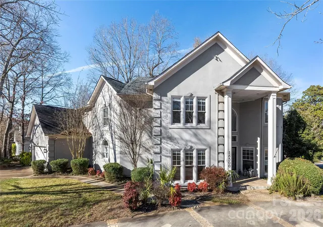 Homes for sale in Charlotte, NC | 16300 Autumn Creek Ct, Charlotte, NC 28278 | MLS# 4331856