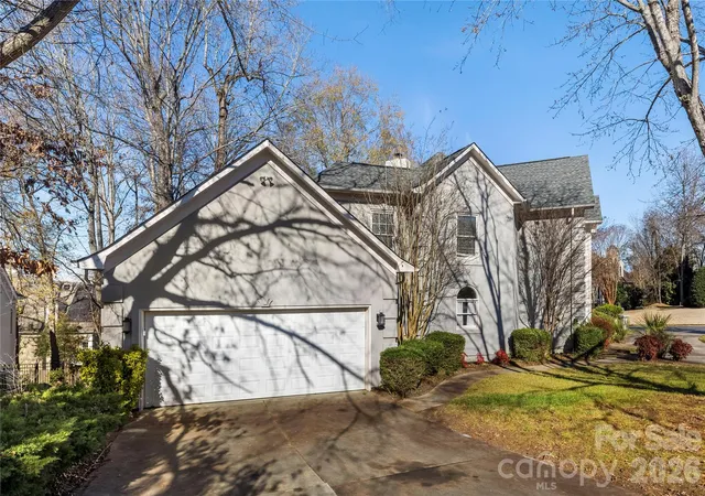 Homes for sale in Charlotte, NC | 16300 Autumn Creek Ct, Charlotte, NC 28278 | MLS# 4331856