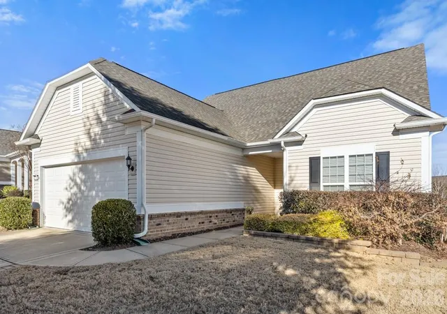Photo 1 of Single family home for sale at 20142 Dovekie Ln, Fort Mill, SC 29707 | MLS# 4331864 | Listing updated on 2026-06-29