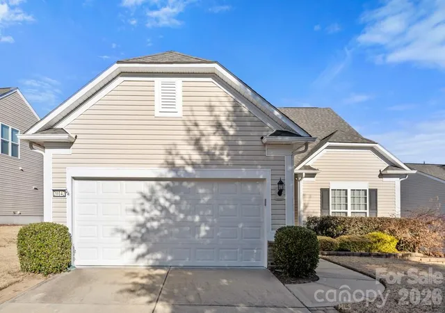 Photo 2 of Single family home for sale at 20142 Dovekie Ln, Fort Mill, SC 29707 | MLS# 4331864 | Listing updated on 2026-06-29