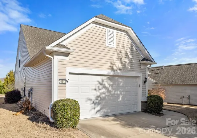Photo 3 of Single family home for sale at 20142 Dovekie Ln, Fort Mill, SC 29707 | MLS# 4331864 | Listing updated on 2026-06-29