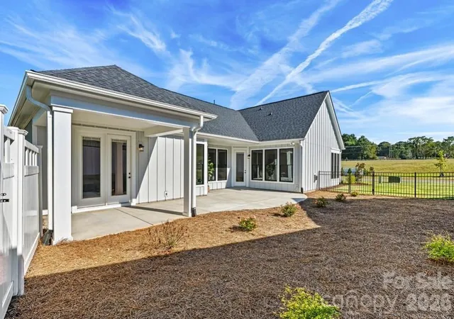Photo 8 of Single family home for sale at 4180 Creek Brg Cir, Charlotte, NC 28213 | MLS# 4331974 | Listing updated on 2026-10-06