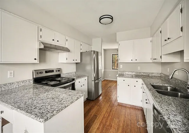 Photo 2 of Townhouse for sale at 7913 Horse Chestnut Ln, Charlotte, NC 28277 | MLS# 4332056 | Listing updated on 2026-04-20
