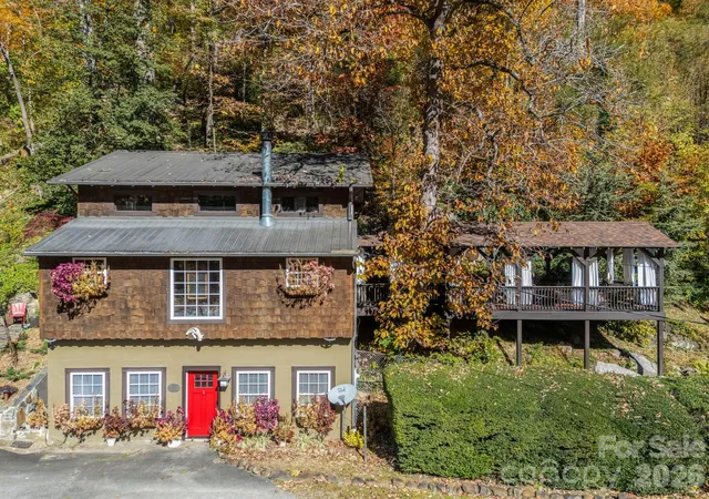 1st image of 712 Main St, Chimney Rock, NC 28720 | MLS# 4332111