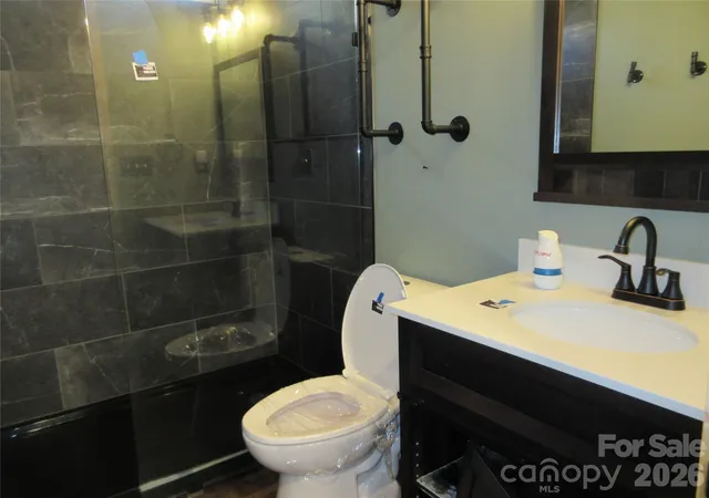Photo 4 of Single family home for sale at 30 Rainbow Lake Cir, Black Mountain, NC 28711 | MLS# 4332142 | Listing updated on 2026-10-01