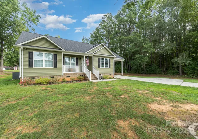 Photo 2 of Single family home for sale at 2211 Airport Rd, Lancaster, SC 29720 | MLS# 4332158 | Listing updated on 2026-09-01