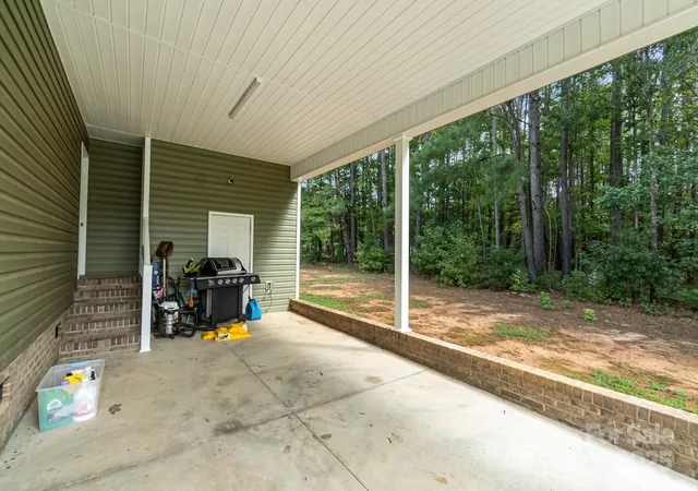 Photo 5 of Single family home for sale at 2211 Airport Rd, Lancaster, SC 29720 | MLS# 4332158 | Listing updated on 2026-09-01