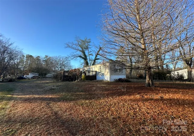 3rd image of 200 Rolling Oaks Dr, Hendersonville, NC 28791 | MLS# 4332291