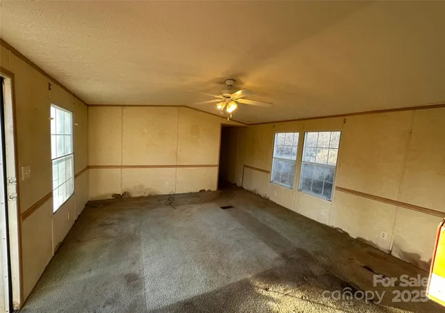 4th image of 200 Rolling Oaks Dr, Hendersonville, NC 28791 | MLS# 4332291