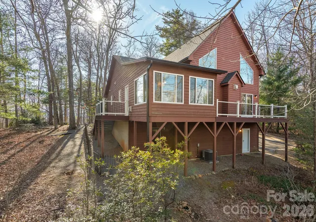Photo 3 of Single family home for sale at 125 Buffalo Trl, Asheville, NC 28805 | MLS# 4332345 | Listing updated on 2026-10-02