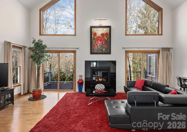 Photo 3 of Single family home for sale at 125 Buffalo Trl, Asheville, NC 28805 | MLS# 4332345 | Listing updated on 2026-10-02