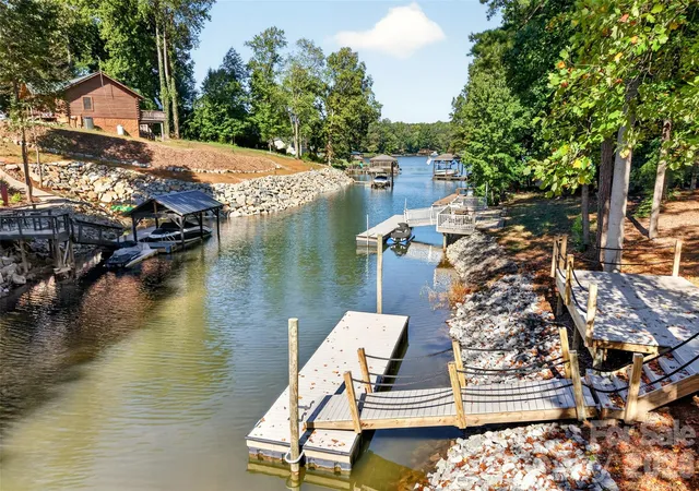 Photo 2 of Single family home for sale at 7663 Keistlers Store Rd, Sherrills Ford, NC 28673 | MLS# 4332366 | Listing updated on 2026-09-29