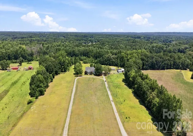 Homes for sale in Cheraw, SC | 1004 Four Mile Loop, Cheraw, SC 29520 | MLS# 4332573