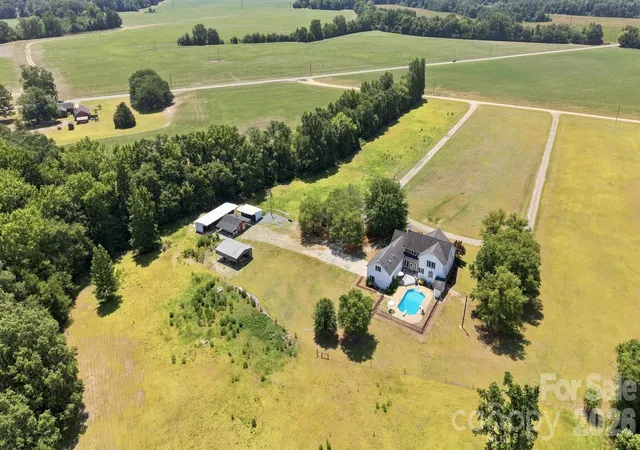 Homes for sale in Cheraw, SC | 1004 Four Mile Loop, Cheraw, SC 29520 | MLS# 4332573