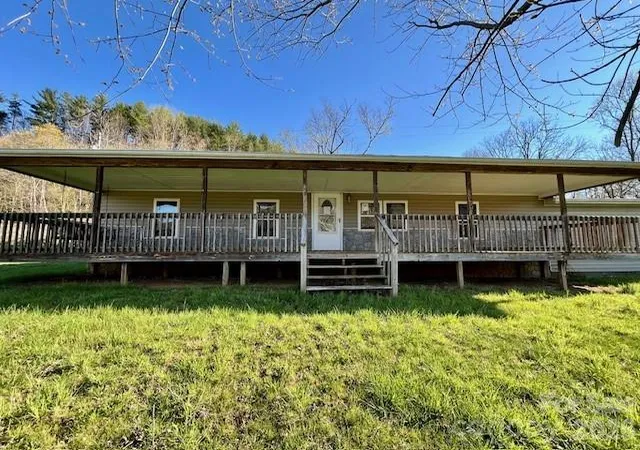 Photo 1 of Single family home for sale at 97 Oakland Dr, Burnsville, NC 28714 | MLS# 4332578 | Listing updated on 2026-09-18
