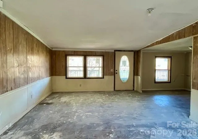 Photo 3 of Single family home for sale at 97 Oakland Dr, Burnsville, NC 28714 | MLS# 4332578 | Listing updated on 2026-09-18