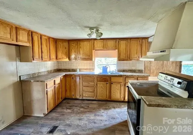 Photo 4 of Single family home for sale at 97 Oakland Dr, Burnsville, NC 28714 | MLS# 4332578 | Listing updated on 2026-09-18