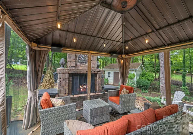 Photo 3 of Single family home for sale at 172 Tawny Bark Dr, Mooresville, NC 28117 | MLS# 4332757 | Listing updated on 2026-09-12