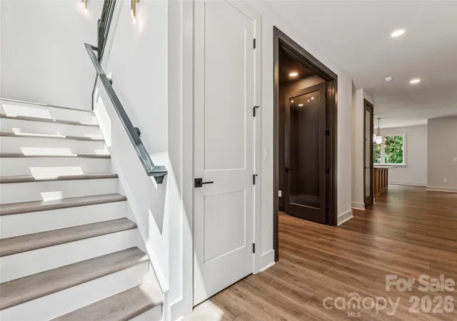 5th image of 2412 Crestview Dr, Charlotte, NC 28216 | MLS# 4332817