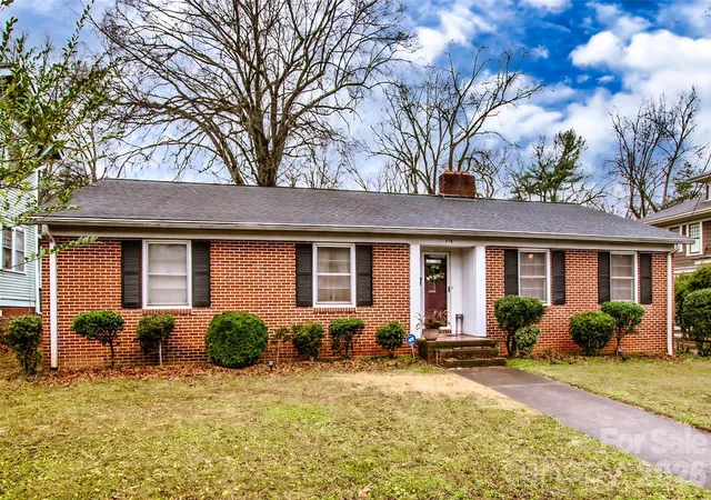 Homes for sale in Statesville, NC | 516 S Mulberry St, Statesville, NC 28677 | MLS# 4332832