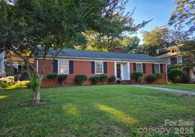 Photo 2 of Single family home for sale at 516 S Mulberry St, Statesville, NC 28677 | MLS# 4332832 | Listing updated on 2026-09-27