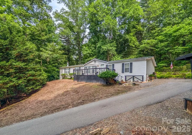 Homes for sale in Burnsville, NC | 1372 Lickskillet Rd, Burnsville, NC 28714 | MLS# 4333089