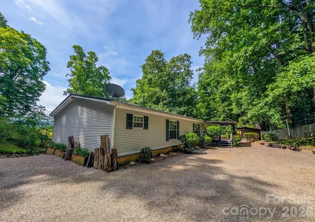 4th image of 1372 Lickskillet Rd, Burnsville, NC 28714 | MLS# 4333089