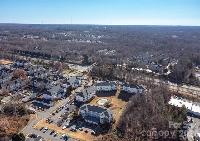 image of 9047 Mdw Vis Rd, Charlotte, NC 28213